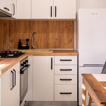 Appartamento Nina House Târgu Jiu Esterno foto