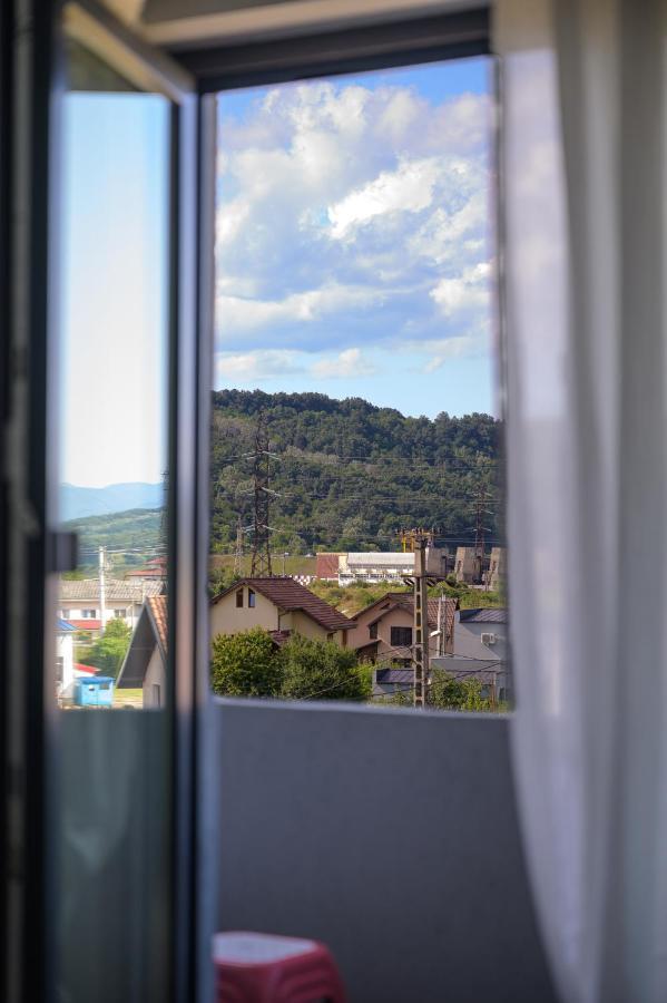 Appartamento Nina House Târgu Jiu Esterno foto